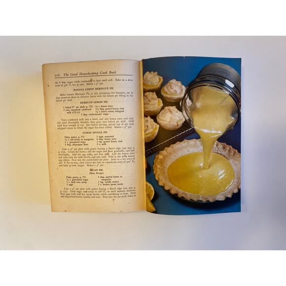 The Good Housekeeping Vintage Collectable Hardcover Cookbook 1942 Edition - Picture 8 of 10